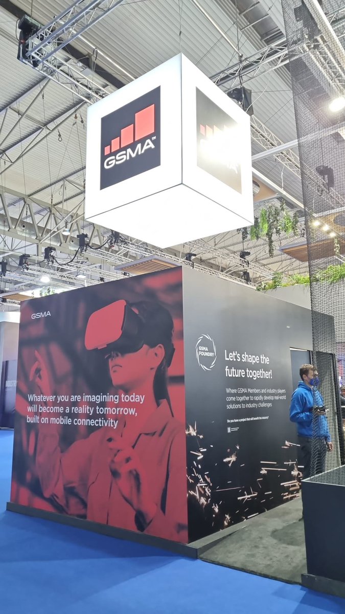 GSMAEurope's tweet photo. .@GSMA's #IndustryCity welcomes MEPs and takes them on the journey to #digitaleverything.
Here MEPs explore how the #FinTech 💸, Manufacturing 🏗️, and the #smartmobility 🚗 industries are leading in connected technology 📶. https://t.co/DhYjKVtYMT