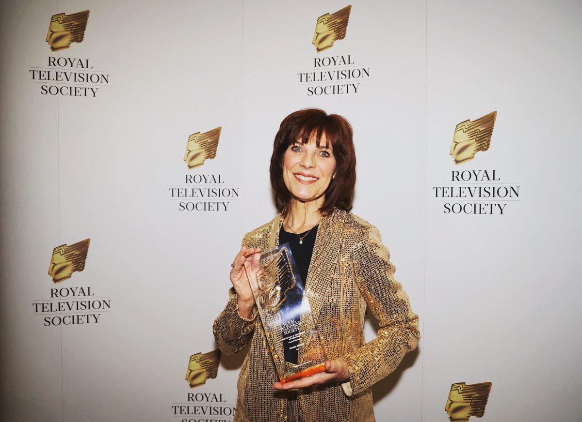 An honour to collect the <a href="/RTSNETB/">RTS North East & Borders</a>  award for Best Drama Performance on behalf of the wonderful <a href="/BrendaBlethyn/">Brenda Blethyn</a> for <a href="/VeraSeries/">Vera</a> Congratulations Brenda ! 😀 🎭