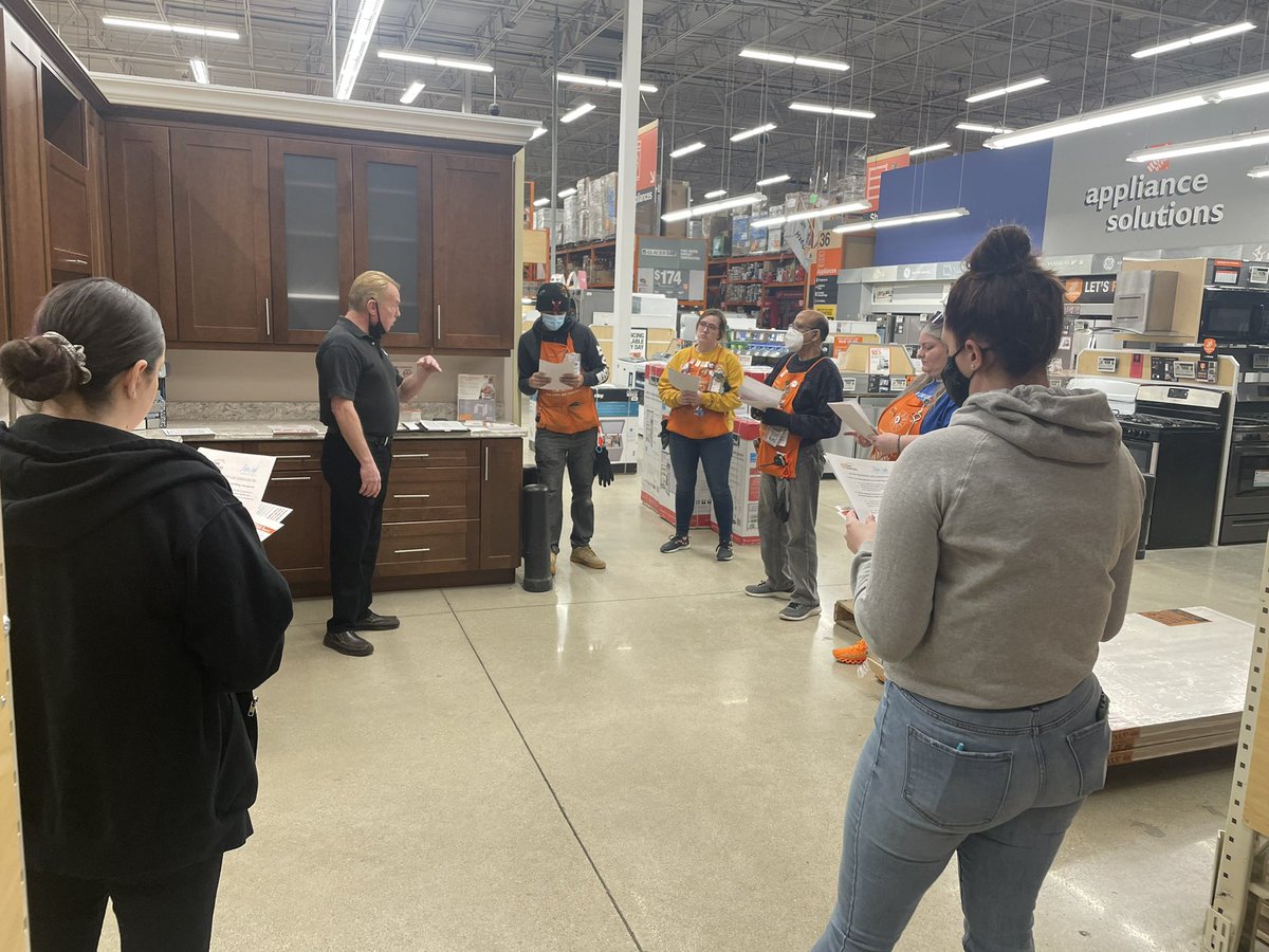 Thanks John for coming out and teaching the team today on water treatment! @BectonRosyTHD @Lisa78840187 @Heather41255725 <a href="/Damien1975HD/">Damien Madden</a> <a href="/Nairobi75819619/">Nairobi</a>