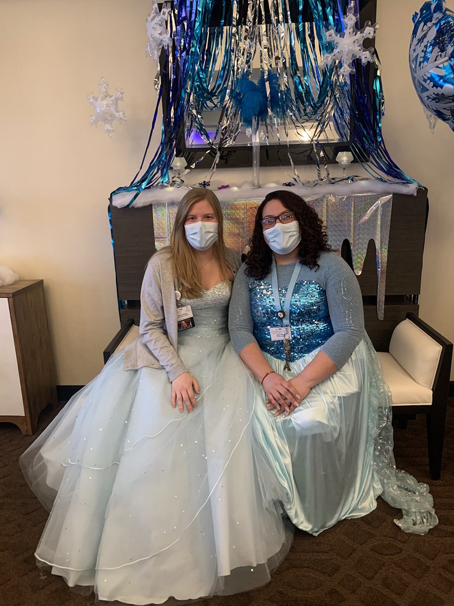 WoodBridgeHC's tweet photo. Thank you to all our staff who helped make our family night a huge success!! #trilogyliving #snowflakeball @ClareTravis18 https://t.co/VcGqXAggOH