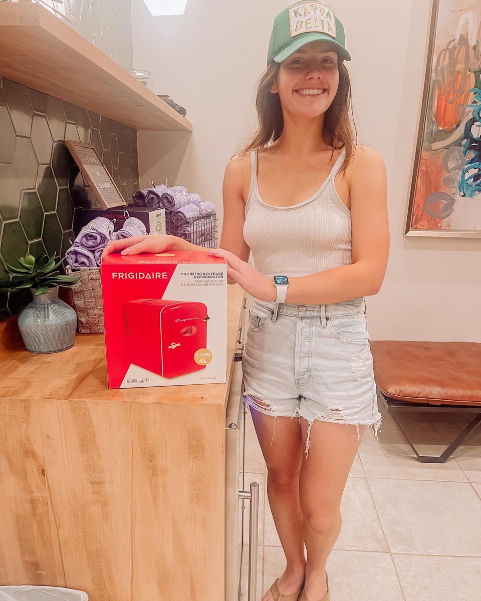 HofflerPlace's tweet photo. Congrats to all of our giveaway winners! 🤍🥰 We loved doing five days of giveaways! What item should we giveaway next? 🤩

Comment below and let us know ⬇️🤍

#HofflerPlace #Charleston #CofC #KingSt #GreystarStudent #LiveHereLiveWell https://t.co/Awmi6RoWIv