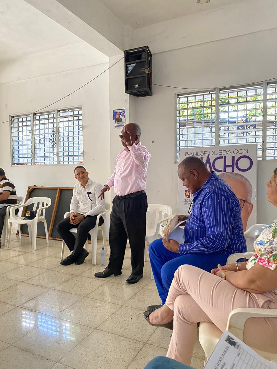 abogados_prd's tweet photo. Reunidos con el Dr. Héctor Moscat, presidente del PRD de Bani y el presidente del PRD de Azua, Dr. Claudio Jiménez, estableciendo los trabajos a seguir para que el día 19 de Marzo, llenemos las urnas de votos en la casilla número 3, en las elecciones de ADOMA por @MaryPilyVeloz2 https://t.co/ht5LPuqUgG