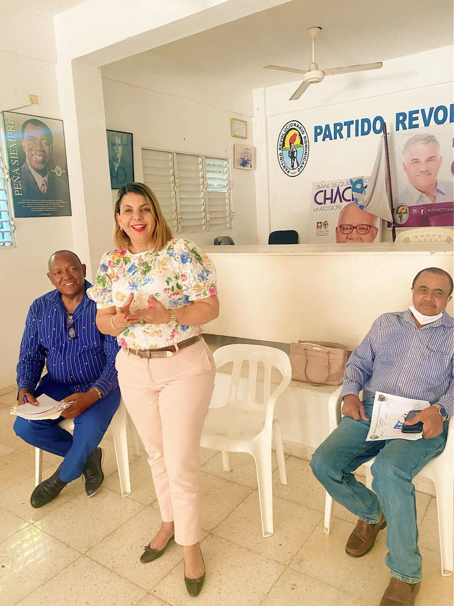 abogados_prd's tweet photo. Reunidos con el Dr. Héctor Moscat, presidente del PRD de Bani y el presidente del PRD de Azua, Dr. Claudio Jiménez, estableciendo los trabajos a seguir para que el día 19 de Marzo, llenemos las urnas de votos en la casilla número 3, en las elecciones de ADOMA por @MaryPilyVeloz2 https://t.co/ht5LPuqUgG