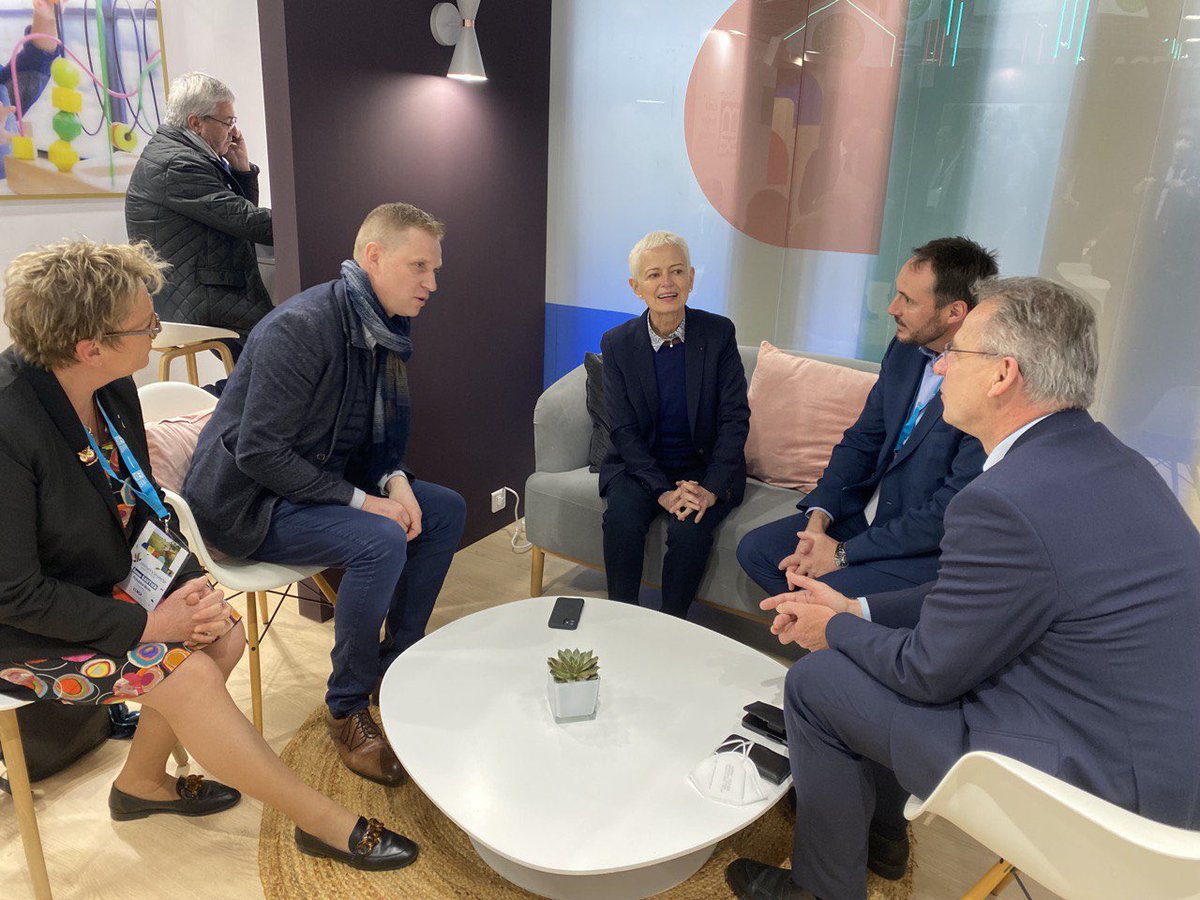 KlinkertBrigitt's tweet photo. #SIA2022 | Échanges constructifs et nourris avec @DavidHerrscher, Président de la @MSAAlsace au sujet de l’accompagnement des apprentis, pour répondre au mieux au besoin de main d’œuvre dans le secteur agricole. https://t.co/zSuilhlCgv