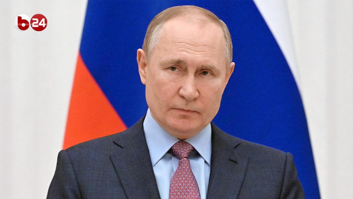 byoblu's tweet photo. 🔴 ULTIM’ORA 🔴

#Putin ha dichiarato che le sue truppe non hanno messo in pericolo i civili.

"La minaccia proviene dai nazionalisti ucraini che usano la popolazione civile come scudo umano e intensificano il bombardamento in #Donbass" ha dichiarato il #Cremlino. https://t.co/6ejYEKiw5K