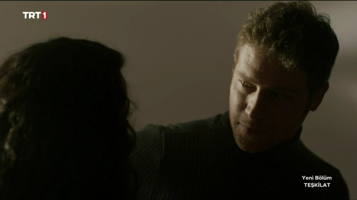 Ona son kez sarıldı💔Ben ZehSeri çok seviyorum ama bu çifti ayrı.Pınar ile Çetin özel bir aşkı vardı.Bu göz yaşı çok fazla acı gösteriyor.
She hugged him for the last time.Ireally love ZehSer,but it's different.PınÇet special and sadThis tear shows so much pain #Teşkilat #PınÇet