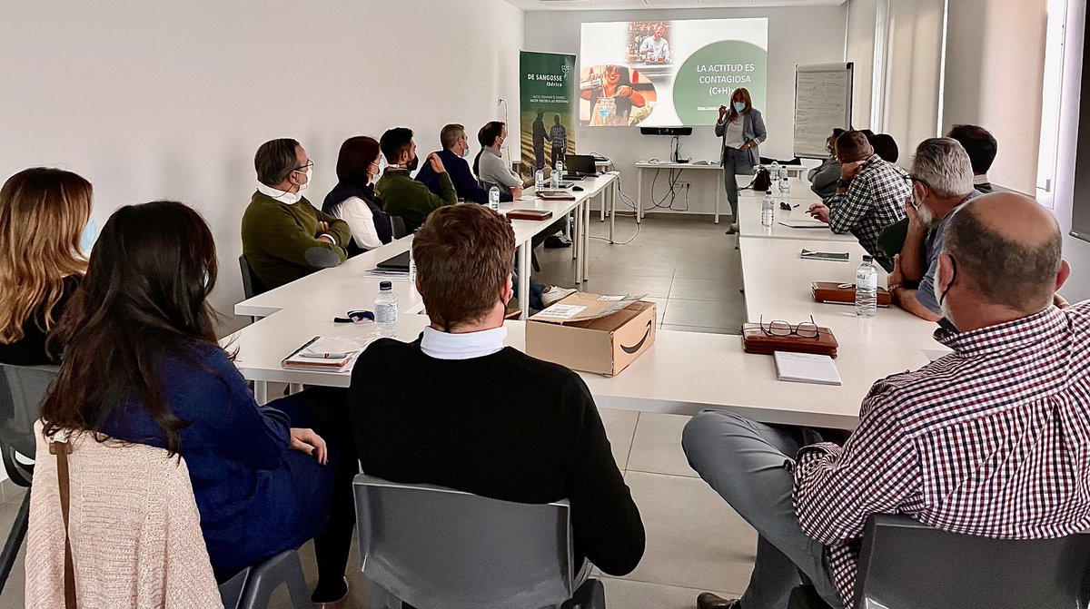 DeSangosseIB's tweet photo. Desatando nuestra #actitud #positiva con Nuria Yuste, directora de #RRHH del grupo @DESANGOSSE durante la reunión de #primavera del #EquipoDSI

#teambuilding #equipazo #positiveproduction #inteligenciaemocional https://t.co/l5GbeilYiN