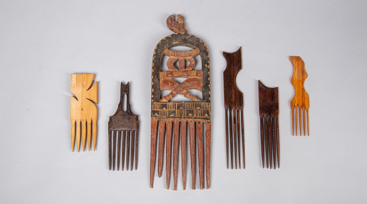 downtownakron's tweet photo. Join a @uakron #RethinkingRace satellite event: a guided tour of Textures: The History & Art of Black Hair, an exhibit at @KSUMuseum TOMORROW. Led by 2 curators: Drs. Tameka Ellington & Joseph Underwood. Find out more & register https://t.co/hNNuPNaw77 #BlackHistoryMonth #akron https://t.co/HCndzc8FZQ