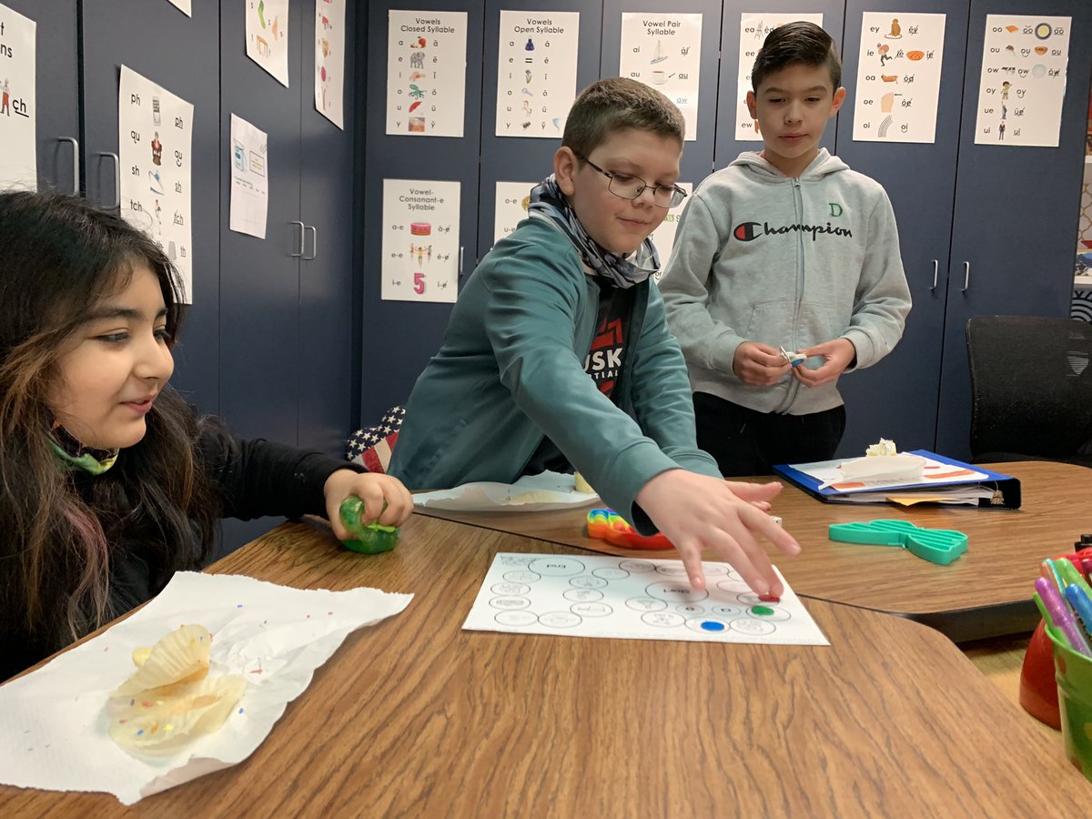 These students have come ready to work every single day. They have completed all of Book 1 and asked if we could please have a party and celebrate today. Cupcakes and review games for the win! <a href="/HDyslexia/">Humble ISD Dyslexia</a> <a href="/HumbleISD_EGE/">Elm Grove Elementary</a> #egehero