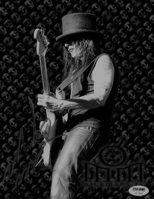 butterflykatten's tweet photo. #MickMars 👽★ ★ ★ 1313 ★ ★ ★ https://t.co/VPF5UPg9fR