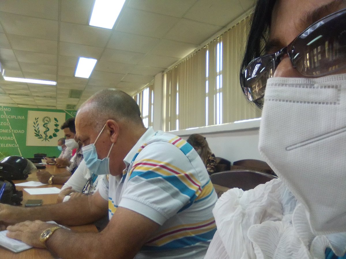 MCalsna's tweet photo. Con la participación del coordinador de tarea del Gobierno de Cienfuegos que atiende la distribución y la Dirección de Salud y Educación en la provincia y las direcciones de los hospitales, analizamos los abastecimientos alimentarios y la calidad de la elaboración de pacientes. https://t.co/NOCZHc8jU3