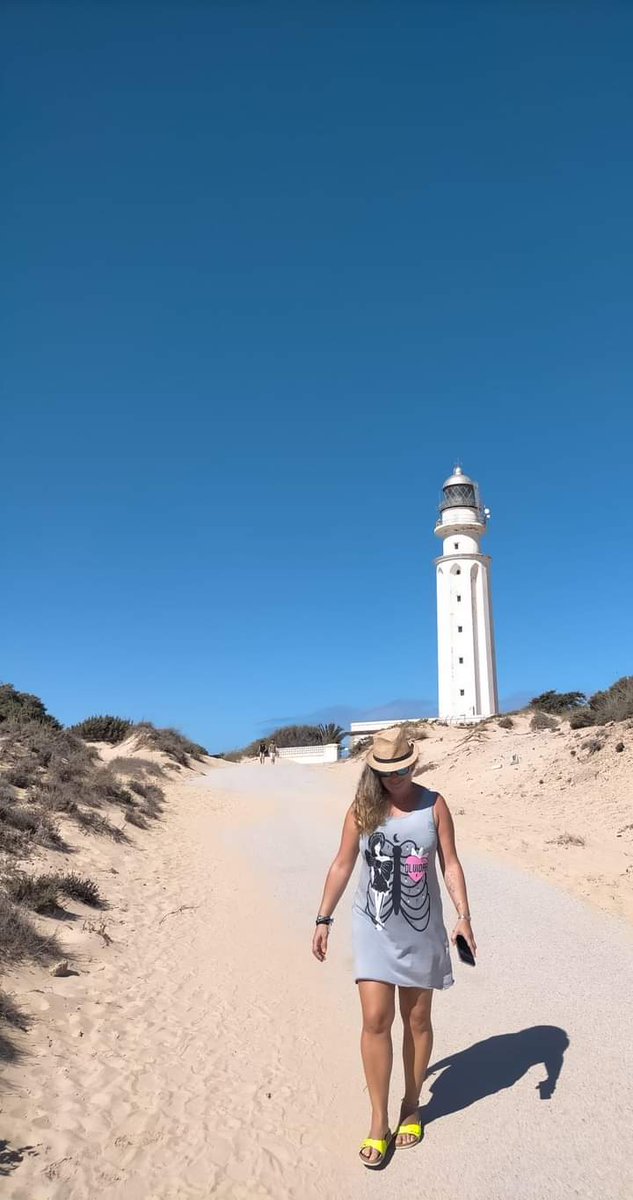 soalbeharo's tweet photo. 28 de Febrero
Que suerte la mía 💚😊✨
Hija de gaditano, hija de andaluz...tu tierra, nuestra infancia.
#DíadeAndalucía
#Cadiz
#cadizfornia
#cañosdemeca
#Mifaro https://t.co/ewVom9Uv9g