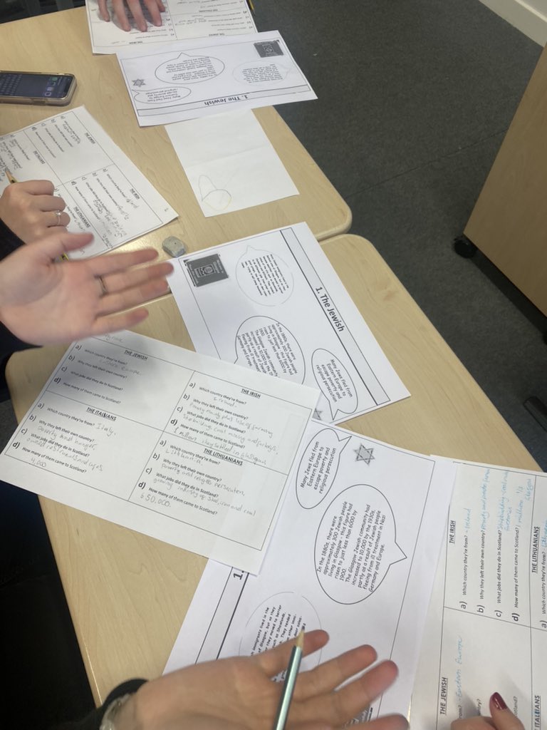 Lots of hard work from 1.9 today looking at why the Irish, Jews, Italians &amp; Lithuanians came to Scotland 🏴󠁧󠁢󠁳󠁣󠁴󠁿 rounded off with an excellent discussion on the Ukraine invasion, great to see the whole class so interested about world events 👏🏼 @NSubjects #socsubs