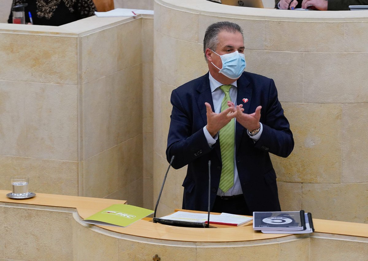 🎙️ Nuestro diputado, Francisco Ortiz, recuerda a la oposición durante debate punto 7⃣ de #plenocan que la Consejería de Industria <a href="/j_lopezmarcano/">Javier López Marcano</a> dispone de 70 órdenes por 5⃣0⃣ millones de euros para las empresas de #Cantabria