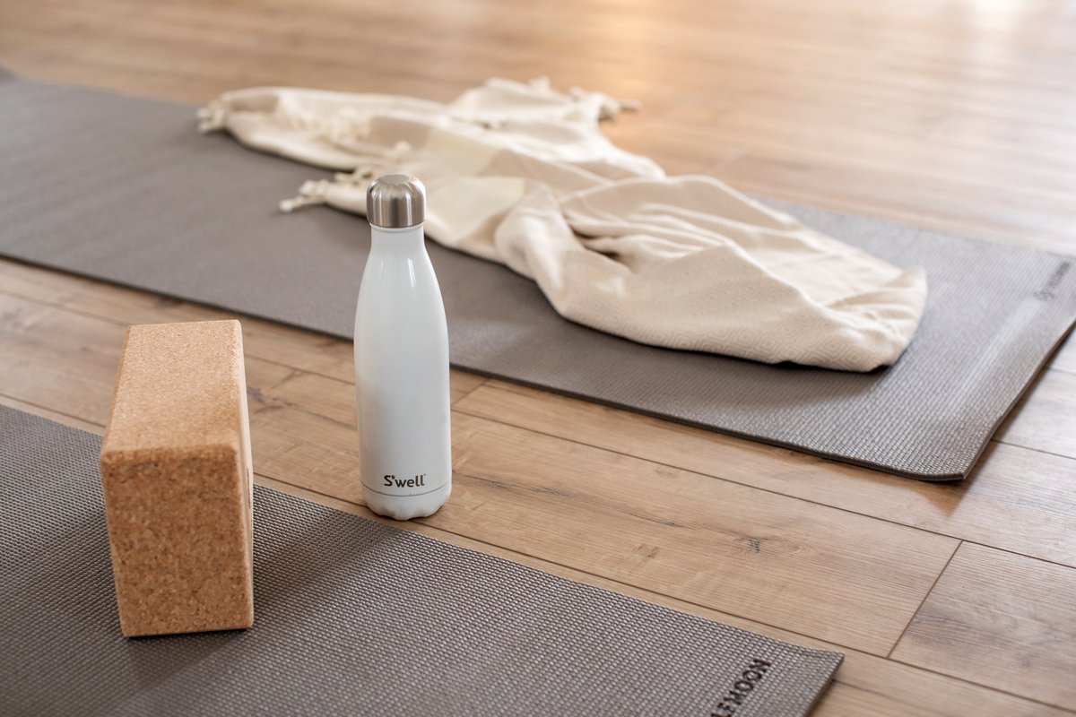 We designed the living room at The Hideaway with yoga in mind. There’s plenty of space in front of the fireplace for yoga mats, and we have included mats and blocks from our friends at @shophalfmoon 🙏🏼