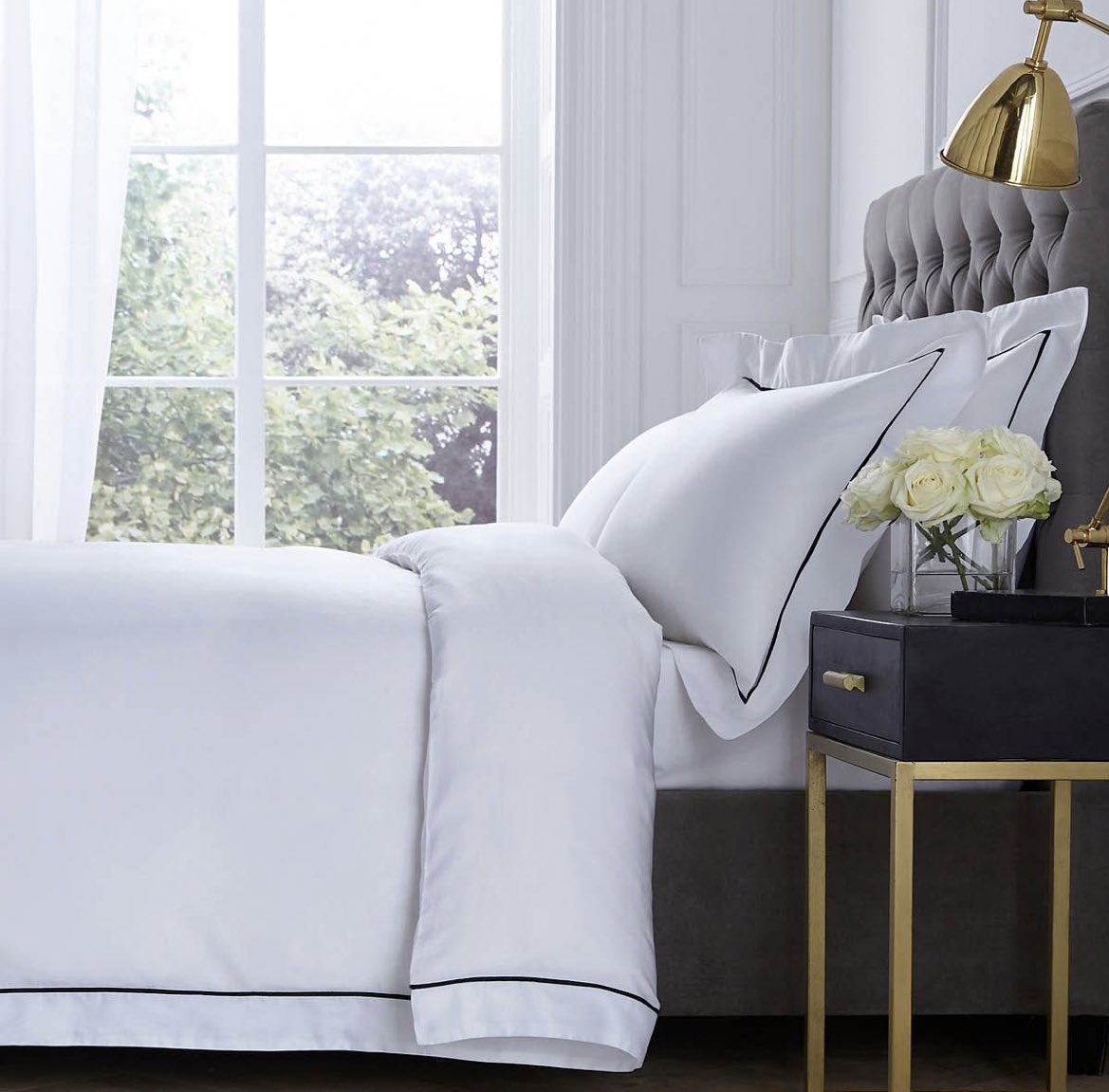 TheDevilsDesign's tweet photo. Dreamy bedding (and psst it’s in the sale!).
Freshen up your bedroom for spring with this stunning set from dusk. https://t.co/bnRmJ7KV2W

#interiordesign #homedecor #bedding #sale https://t.co/9kwbb6DOBT