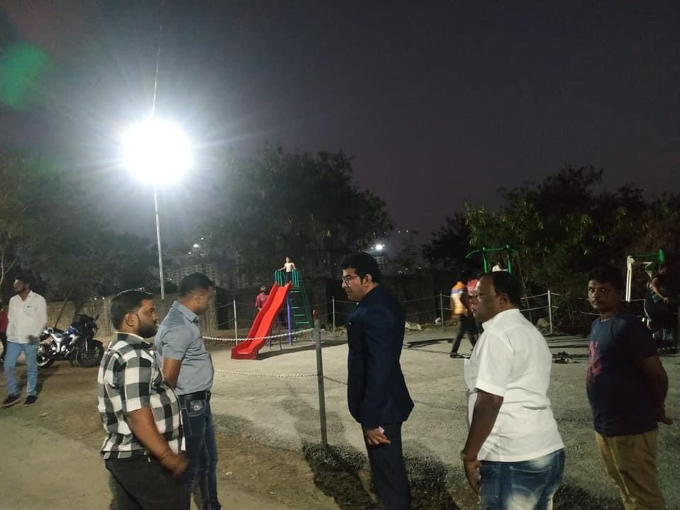 RMPATILSPEAKS's tweet photo. आज उलवे नोड सेक्टर ५ रिलायन्स टॉवर येथे नागरिकांसाठी मुंबई(महाराष्ट्र राज्य) कृषी उत्पन्न बाजार समितीचे संचालक भाई राजेंद्र महादेव पाटील यांनी स्वखर्चाने नव्याने होत असलेल्या खुल्या व्यायाम शाळेची पाहणी केली, या व्यायाम शाळेचे उद्घाटन ६ मार्च रोज�� होणार आहे. https://t.co/yELqCB98rU