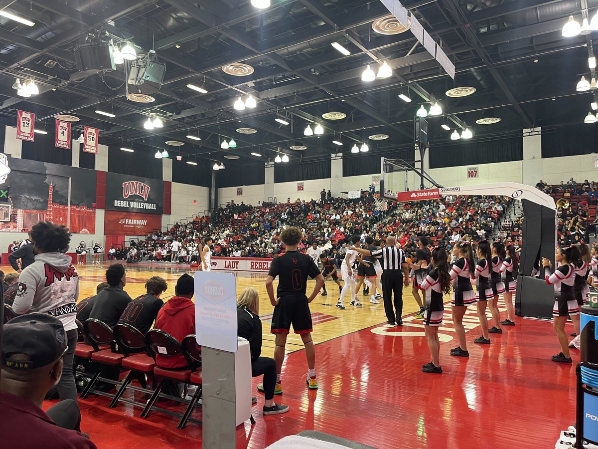 meethometown's tweet photo. HomeTown had a fun weekend of winter events!
From the #UILState Mariachi Festival to the @NIAASports State Basketball Championships, and much, much more! We are proud to provide the support & tools for our partners' events nationwide! #FastScansHappyFans ποΈ https://t.co/yucBXelAUX