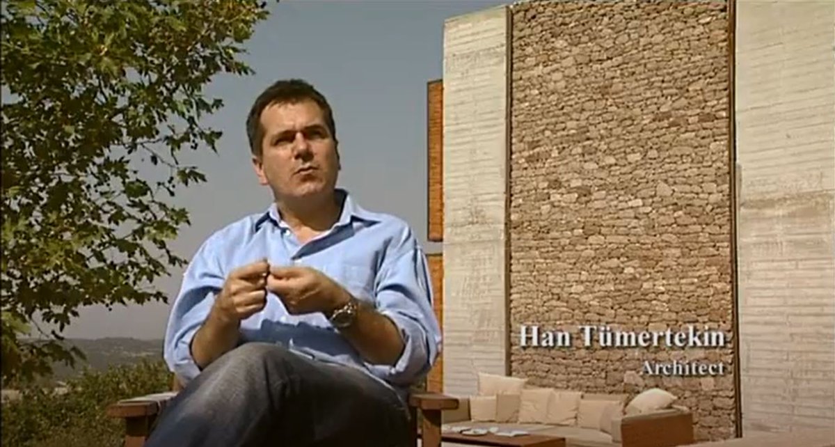 mimarkaanc's tweet photo. 2004 yılında, B2 Evi'yle Ağa Han Mimarlık Ödülü'nü kazanan Mimar Han Tümertekin ve evin sahipleri Selman &amp; Suha Bilal çifti. Yerellik ve minimalizmin hayranıyız. https://t.co/J7rtgZUb7Q