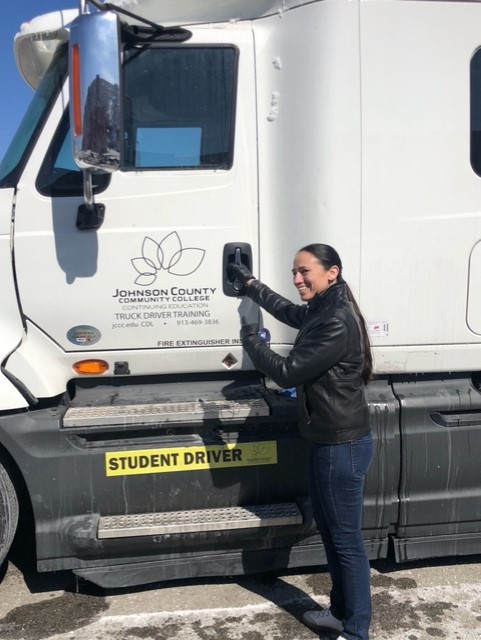 JCCC_ContinueED's tweet photo. Representative Sharice Davids made a visit to our Logistics Park Kansas City (LPKC) CDL  training site to learn more about the program and scholarship opportunities we offer to Veterans. Representative Davids also met some of the students and the companies that hire them! #CDL https://t.co/c9gQwdqmJw