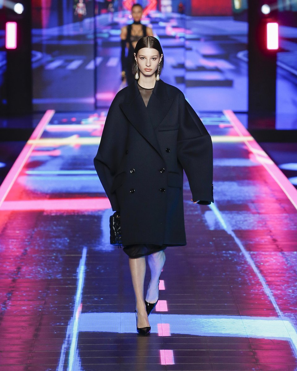 dolcegabbana's tweet photo. A new ultra-feminine heroine projected into the hyper-futuristic cyber world; a play on realistic and surrealistic inspirations. The #DGFW22 Women’s Collection brings the #DolceGabbana aesthetic into the Metaverse. 
  
Music by @machinegunkelly 
 
https://t.co/Kz6NmofvWy https://t.co/BiFzKJIumb