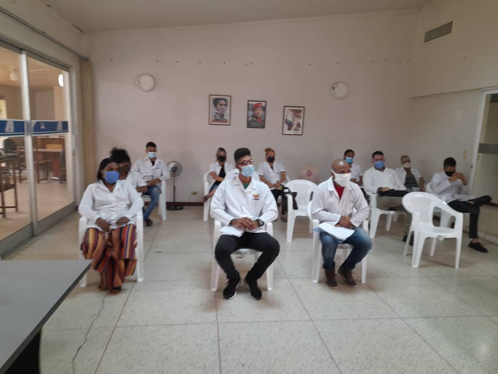🇨🇺Los hombres son como los astros, que unos dan luz de sí y otros brillan con la que reciben.🇨🇺
Se realiza acto de inicio curso del diplomado de terapia intensiva en <a href="/Cubacooperabol2/">Brigada Médica 🇨🇺 Bolívar🇻🇪</a> con la presentación del claustro docente y la presencia  <a href="/AdanVillavicen5/">Adan Villavicencio Guzmán</a> 
<a href="/DocenciaVen/">Docencia Ven</a> 
@ZAxTi