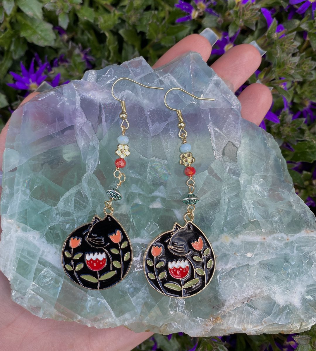 Shellsbymelco's tweet photo. surprise!! Use code “YAYASALE” for a percentage off your order!! 🥳💓 https://t.co/LmyHReKz9v