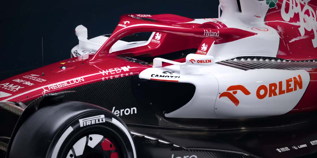 Hyland's tweet photo. Speed and agility. The recipe for a podium finish in racing and business. That’s why we’re proud to welcome Alfa Romeo F1 Team ORLEN to Team Hyland. 🏁👏 Learn more about our partnership: https://t.co/CDtH5m5eDA

 #AlfaRomeo #ORLEN #Formula1 #F1 @alfaromeoorlen https://t.co/8MTC2iCOqF