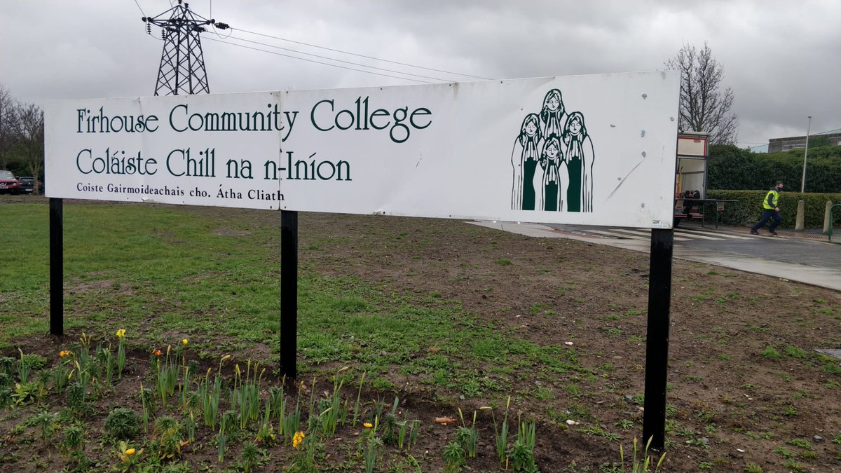 Ballsbridge_CFE's tweet photo. It was lovely to meet and chat with 6th Year students today @Firhouse_cc  about the many courses on offer in Ballsbridge College this Sept 2022 and the benefits and opportunities available to students within the FET sector in Ireland @CityofDublinETB @ThisisFet @FET_Ireland https://t.co/mz0uiMLeIx