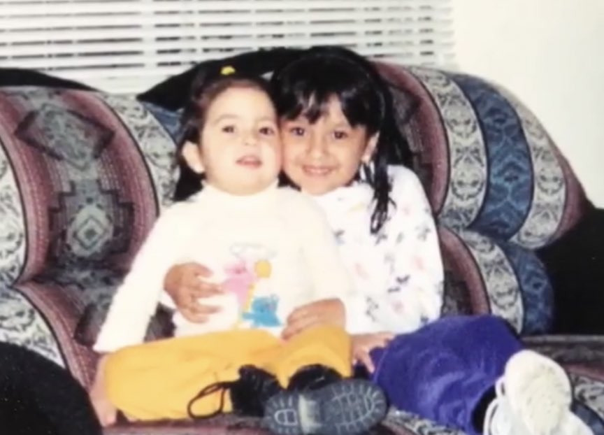 amablitz's tweet photo. Feliz Cumpleaños a la bebé de la casa @arigameplays 💖 Te mereces lo mejor hoy y siempre. Estoy muy orgullosa de todos tus logros 🥰 Te amo mucho, siempre estaremos juntas. Soy la más feliz de tenerte en mi vida hermanita 🎉 https://t.co/dYgQAu3ZkL