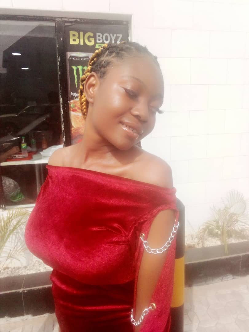 OguguaObidike2's tweet photo. A job is a job
Whether you re a CEO or a cleaner .
You hv no right to mock sum1 jst bcos u re earring more money than d other person .
We all re trying to put food on our table 
#SlimQueen loving myself always https://t.co/UQhLkBmnIu