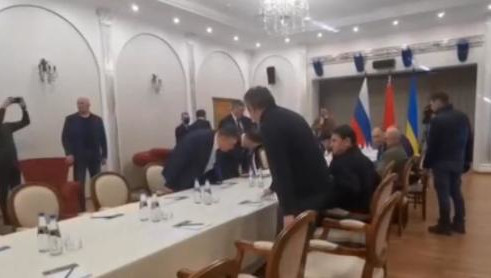 Завершились переговоры России и Украины: делегации вернутся в столицы для консультаций ⚡

Делегации определили ряд приоритетных тем, по которым наметили некоторые решения. Подробности:

▶️ kazanfirst.ru/news/574068
