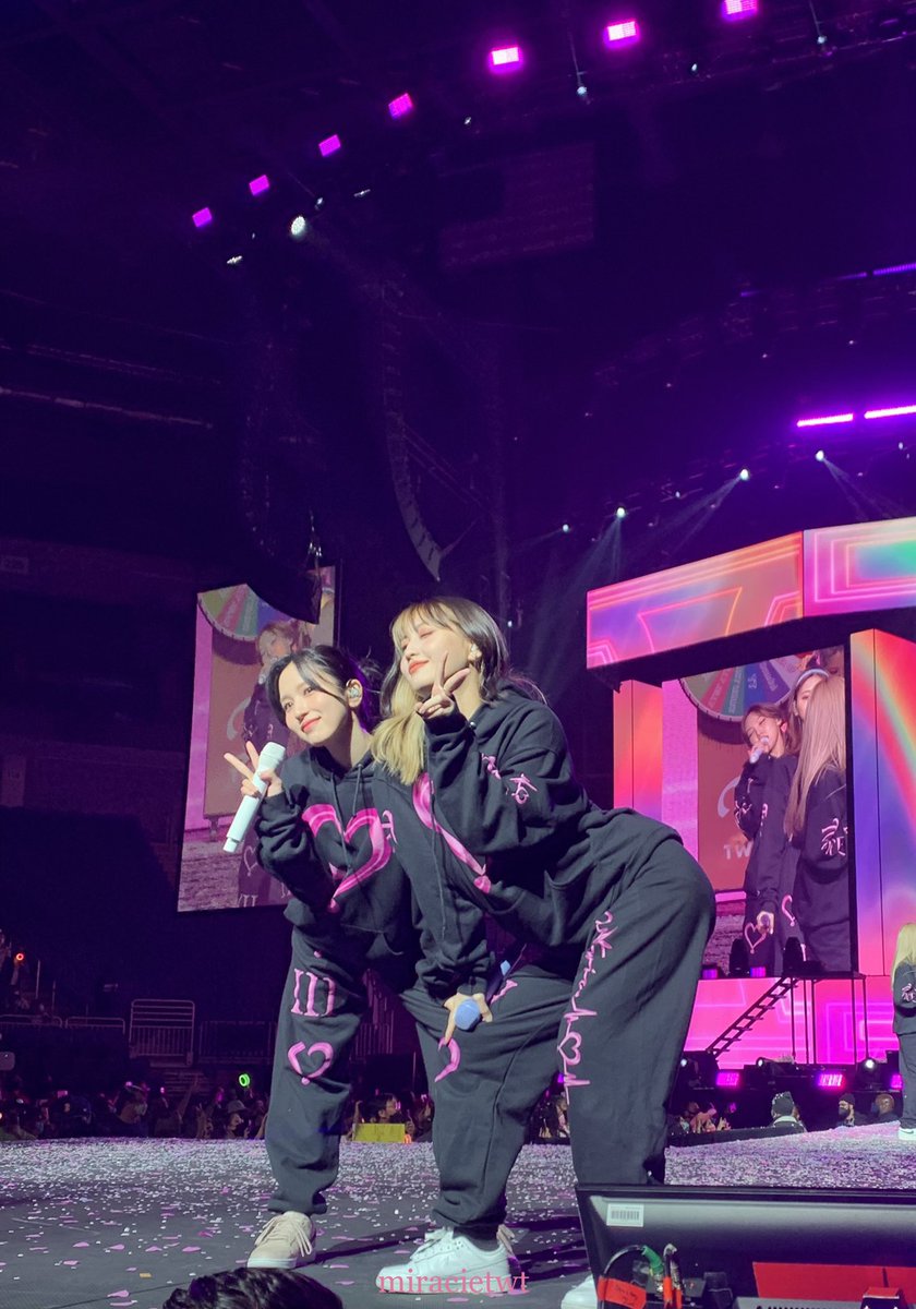 miracIetwt's tweet photo. the pics i took 🤩🤩 https://t.co/kPsUY8DBI6