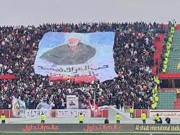 fadk_alamir93's tweet photo. هكذا جمهور رياضي واعي مثقف يدرك معنى من ضحى لأجله جمهور يعلم جيدا أن للشهداء فضلا كبير على تجمعهم في كل الأماكن الرياضة
جمهور يقوم برد جزء من الجميل للشهيد القائد  ابو مهدي المهندس برفع صورته
هكذا جمهور يستحق كل الاحترام والفرح والسعادة بفضل دماء الشهداء فأن 
#العراق_بلا_حظر https://t.co/6zTqOTfx5G