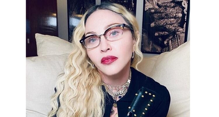 BeirutcomMag's tweet photo. مادونا تدعم أوكرانيا بصور https://t.co/C3M6idBRXu 

#Madonna #okrain #Ukraine #اوكرانيا https://t.co/VpcowDMGSx