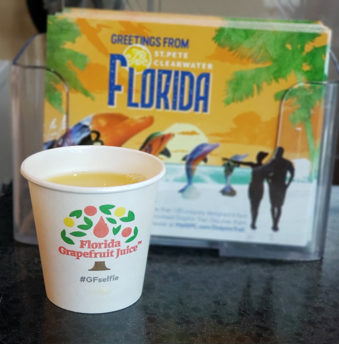 zzgator's tweet photo. took a photo of the wrong side of the cup 🤦‍♀️😂 #OJselfie https://t.co/5vLrtAzdTK