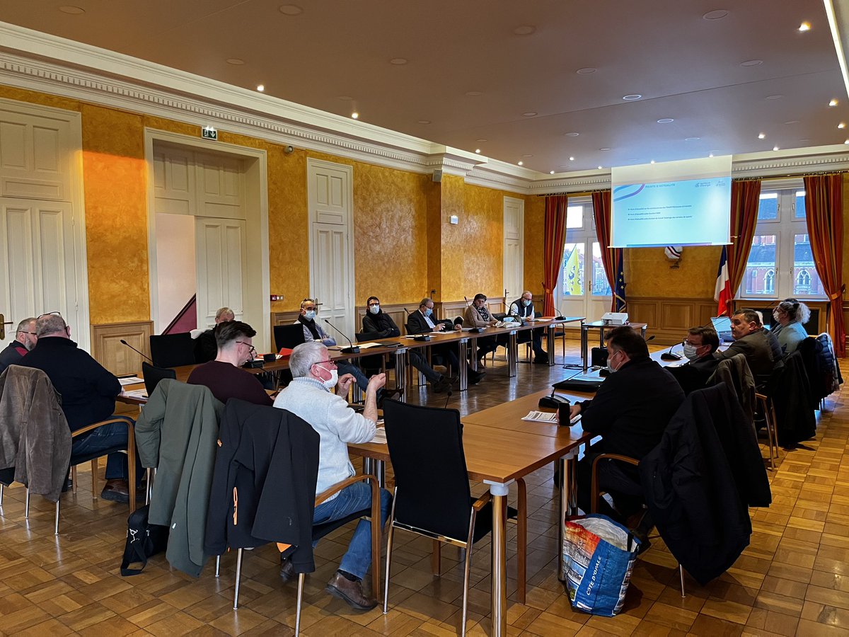 EnergieFlandre's tweet photo. En direct - réunion du bureau syndical à #NIEPPE . A l’ordre du jour : échanges autour des conséquences des tempêtes, lancement des négociations avec @grdf pour un nouveau contrat de concession, valorisation des CEE avec @EDF_HDF. https://t.co/ZSaOvzQ5ay
