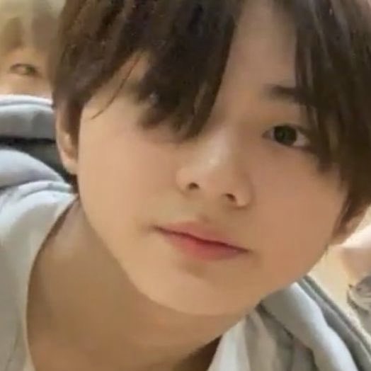 thinking about jungwon 💭 tweet media