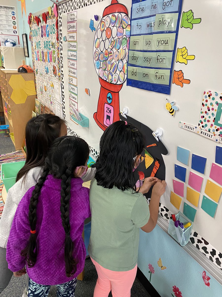 parsonskinder's tweet photo. Bring what you’ve got, put it in the pot! We made “Stone Soup” on Friday. This fairytale is all about sharing and how one small action can make a ripple effect. A little goes a long way! We all contributed to our class Stone Soup and wrote recipes! 🥕🍅 @DCEtrailblazers https://t.co/eY21Vu3EpN