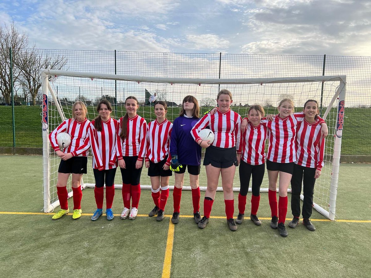 BoswellsPE's tweet photo. Successful football fixture tonight at Ormiston Rivers.
2 wins and a draw! Well done to all the girls ⚽️👏 https://t.co/cav4brGKrV