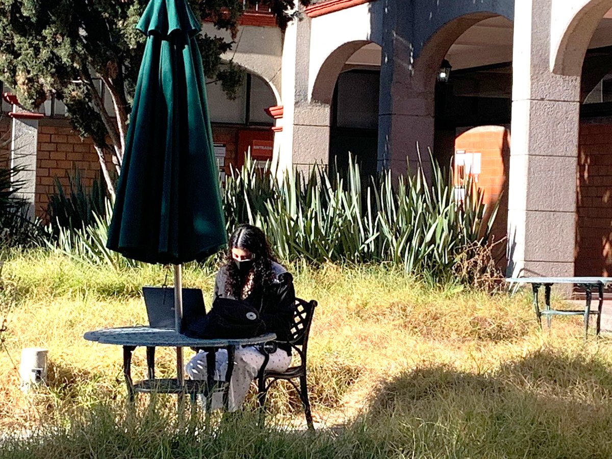 udlap's tweet photo. Con todo el entusiasmo y las ganas de continuar con nuestra excelencia académica, reanudamos actividades presenciales en el campus UDLAP. 💚🧡 https://t.co/gUrZfUOe1a