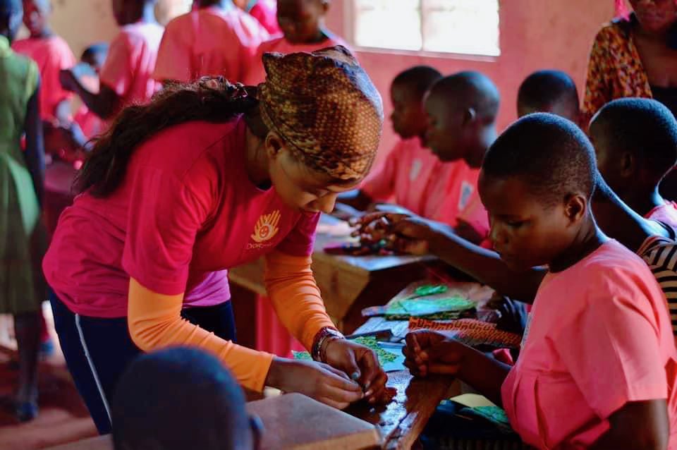 sashaferguson12's tweet photo. The use of reusable/sanitary pads and the dos and don’ts should be discussed with openness so as to make a hygienic and healthy life for girls and young women. 

#drawasmileug
#LeaveNoGirlBehind https://t.co/sobWMlBJWH