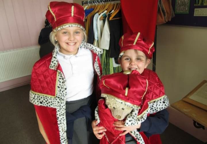 stmarysdover's tweet photo. Class 4, including Alfie Bear, had a superb time at Dover Castle - using our local environment to stimulate and enrich our learning! https://t.co/yHFdVR4MIb