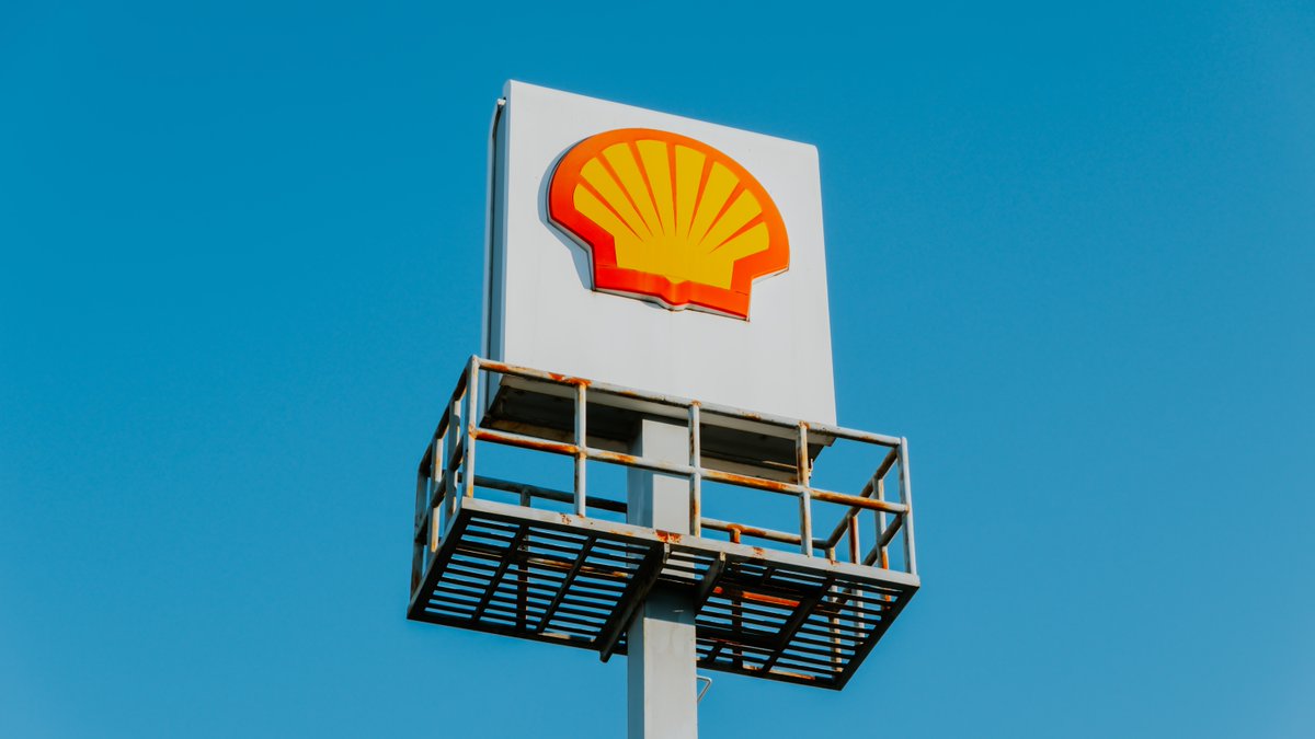 InfluxNewsLive's tweet photo. BREAKING: Shell intends to exit joint ventures with #Russia's Gazprom due to the conflict with #Ukraine https://t.co/eLLHI18ANp