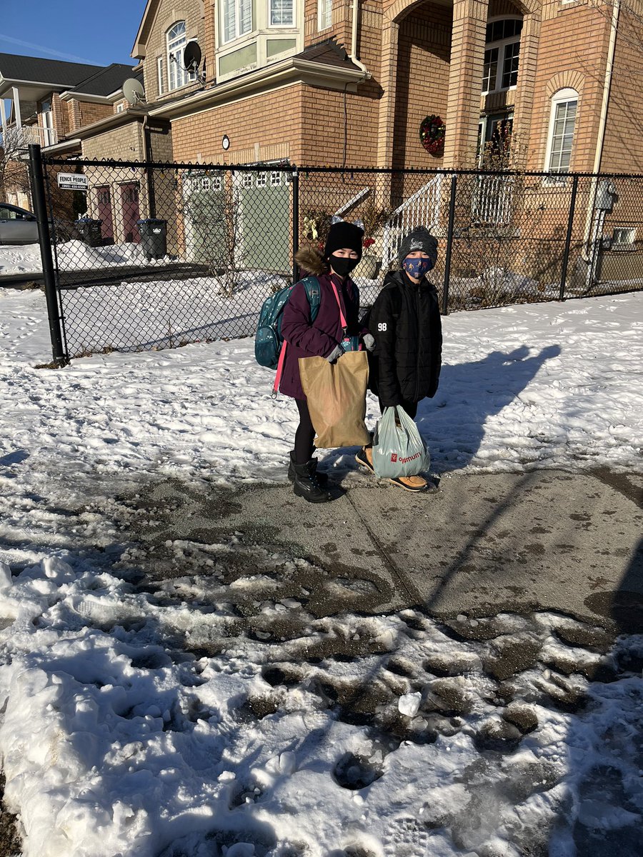 What a successful #winterwalktoschoolday. Thank you to our amazing bears who walked to school today.  <a href="/StBernardDPCDSB/">St. Bernard of Clairvaux</a>. Did you know that walking can help strengthen your bones and muscles and improve muscle endurance 💪🏻…. Will you continue walking? #ecofriendly #keepwalking 🌎