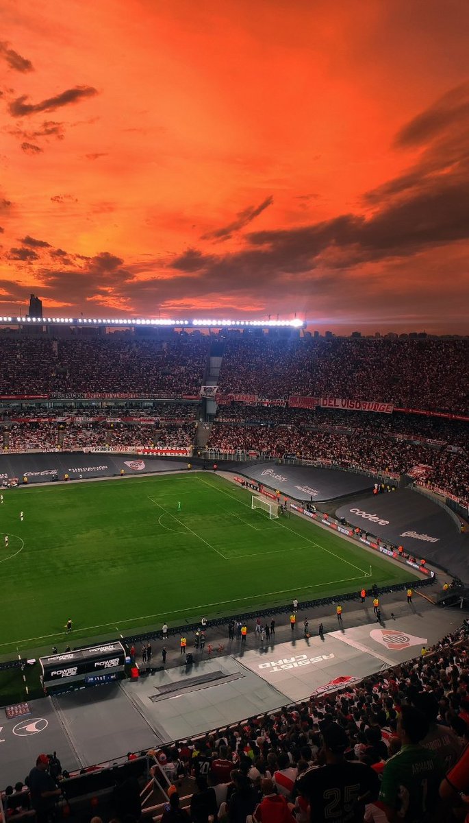 EL MONUMENTAL ES DE OTRO PLANETA.