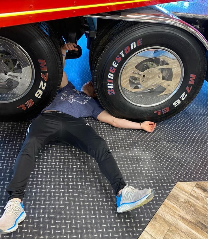 iwutfxc's tweet image. Making ourselves at home at the @Iowa80Truckstop!