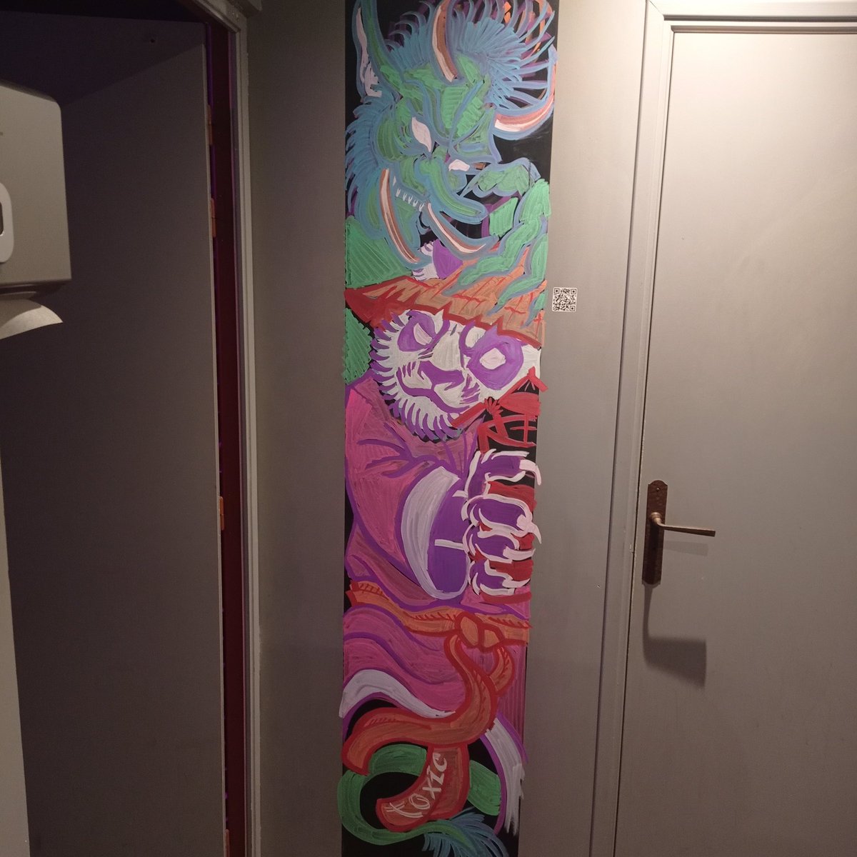 A local tatoo artist suggested that he would draw something in the toilets. He asked for a theme and I suggested a pandaren brewmaster.

After a couple of hours, here it was ! 😲

Follow j.lianboy on Instagram! 🙂