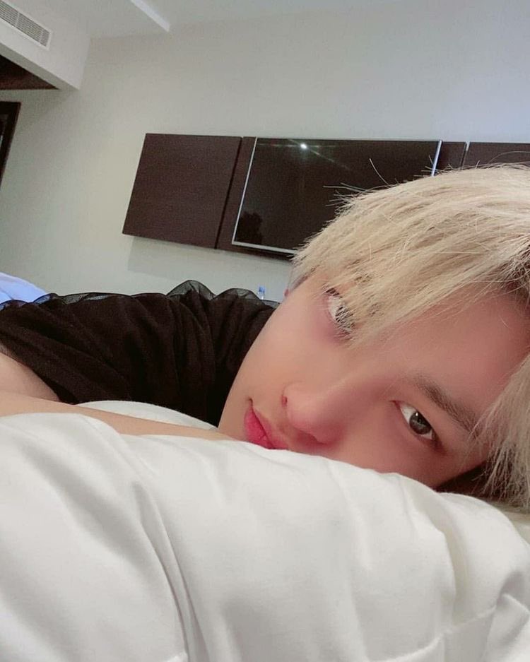 tnywitch's tweet photo. [Morning Sex Sexngjxxng]

Jccng had to admit - he expected something else when they got on t0ur. He expected shared rooms and long rambling sessions again. Staying up what felt like all night due to the daze and adrenaline rush post concert. But when they decided everyone would https://t.co/HsTEQcplM4