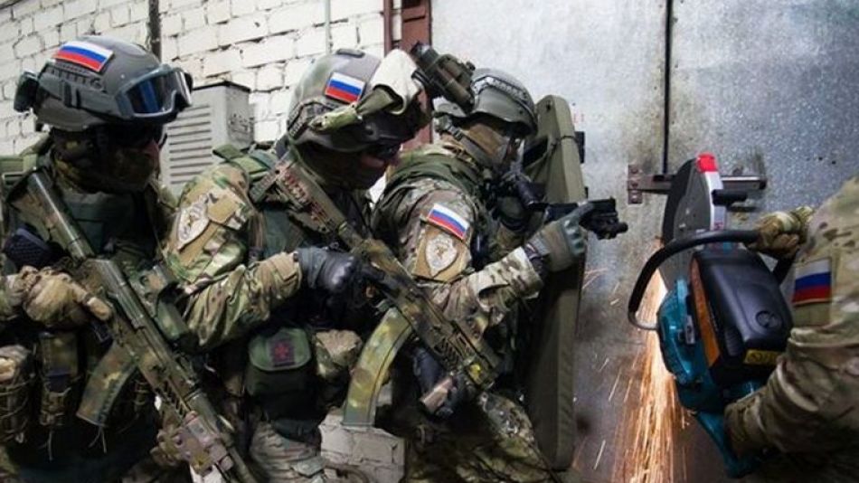 UruguayReporter's tweet photo. El oficial no los identificó más específicamente, pero se cree ampliamente que esta tarea está asignada a los #Spetznaz, las fuerzas de operaciones especiales rusas.
La lucha terrestre en Kiev involucra a estas unidades. https://t.co/oPMtkngjuO